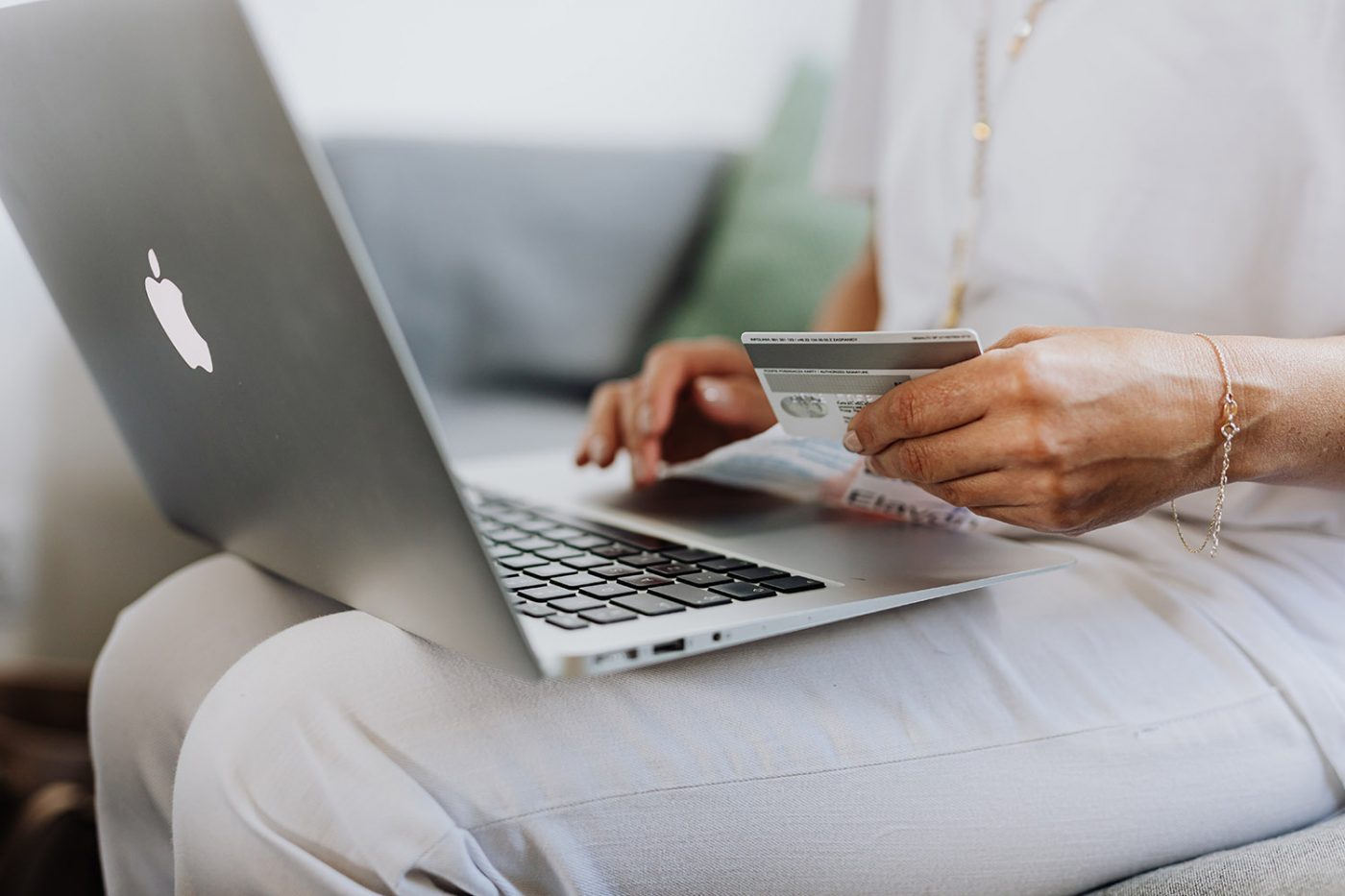 5 top tips to keep your identity safe online | Geeks2U